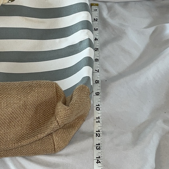 Ben Kaufman Large Canvas and Burlap In gray and white Oklahoma Beach Tote - Picture 7 of 8